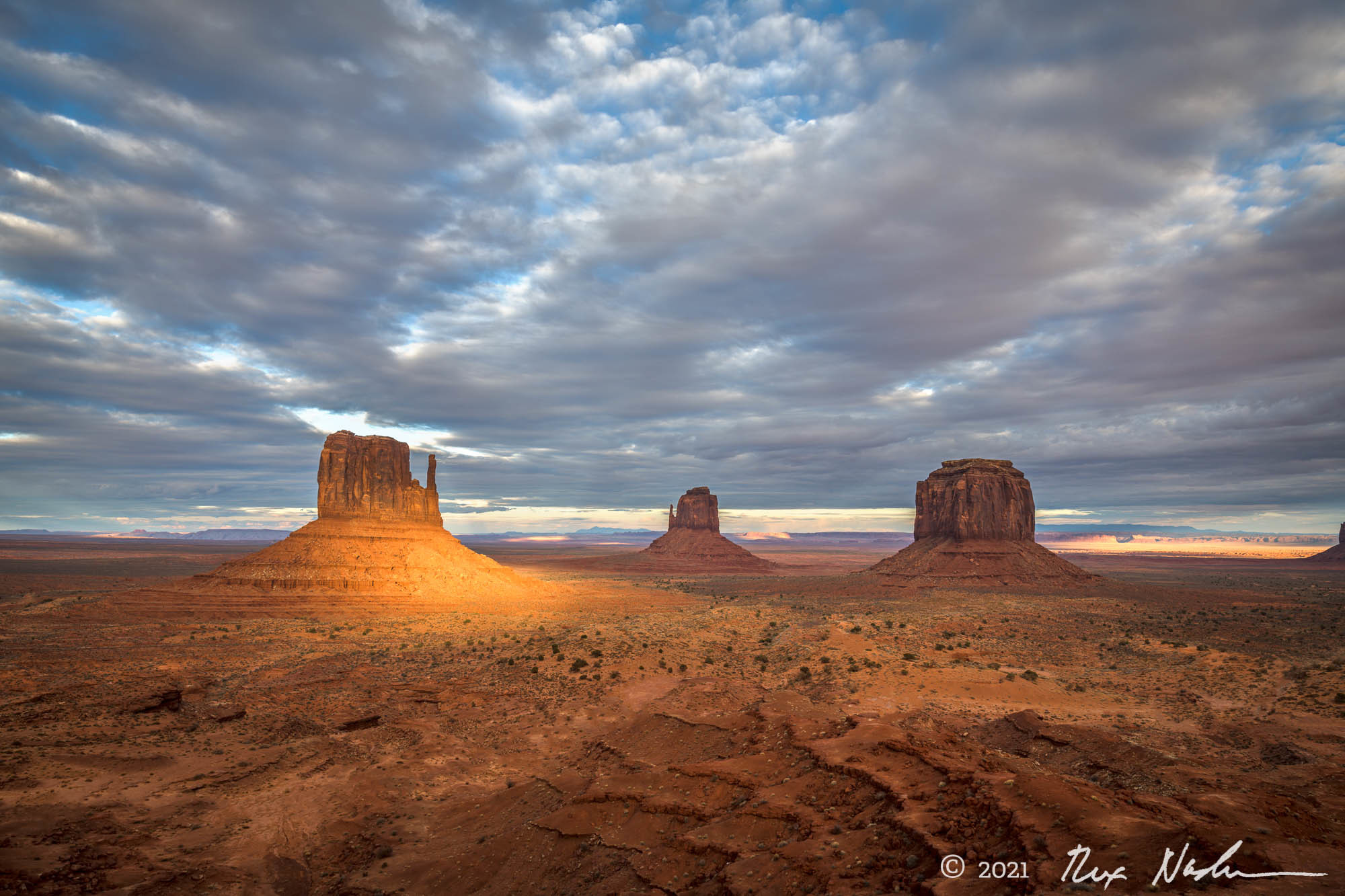 Aperture of Infinity - Monument Valley